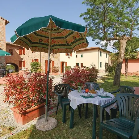 Casale Del Borgo 12 *